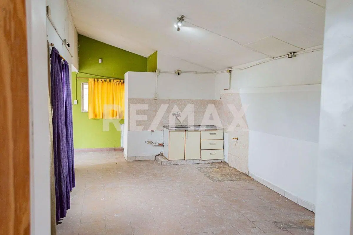 Venta casa 2 habitaciones con departamento 3