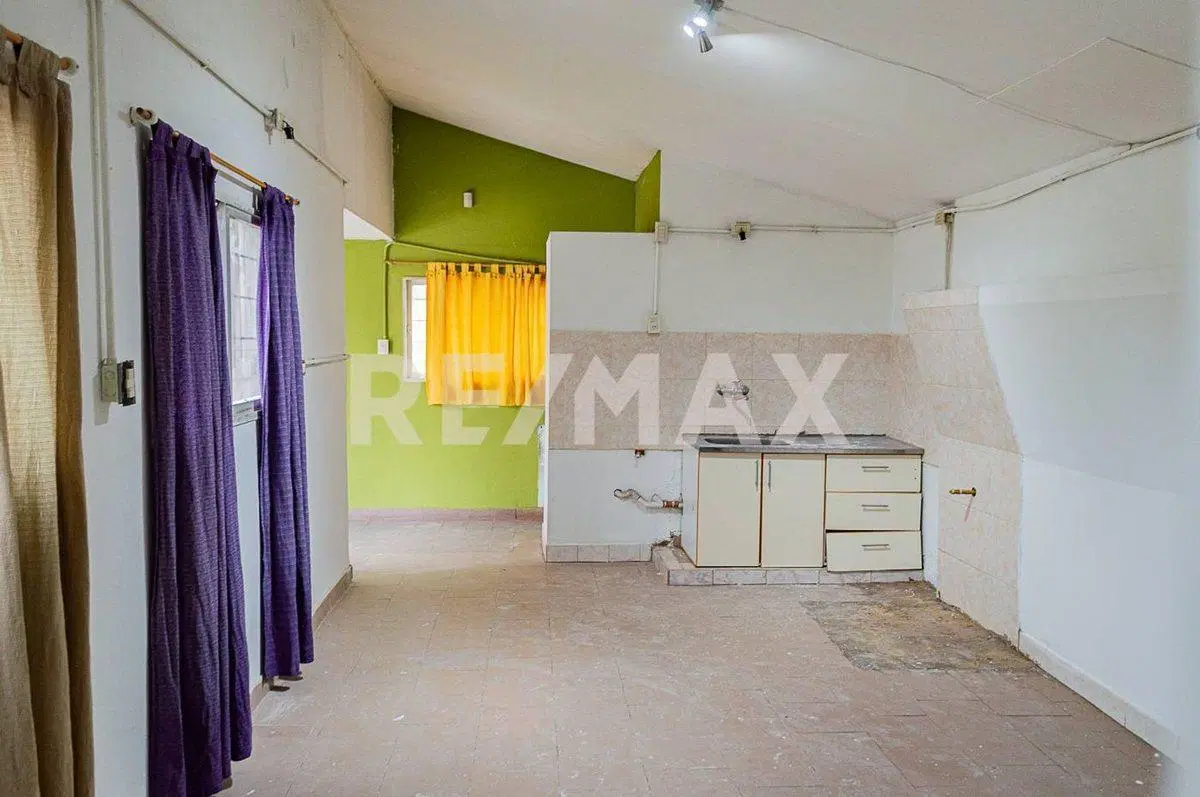 Venta casa 2 habitaciones con departamento 5