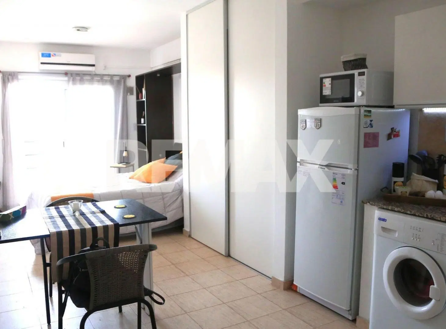 Venta - Monoambiente amoblado - Centro Este 3