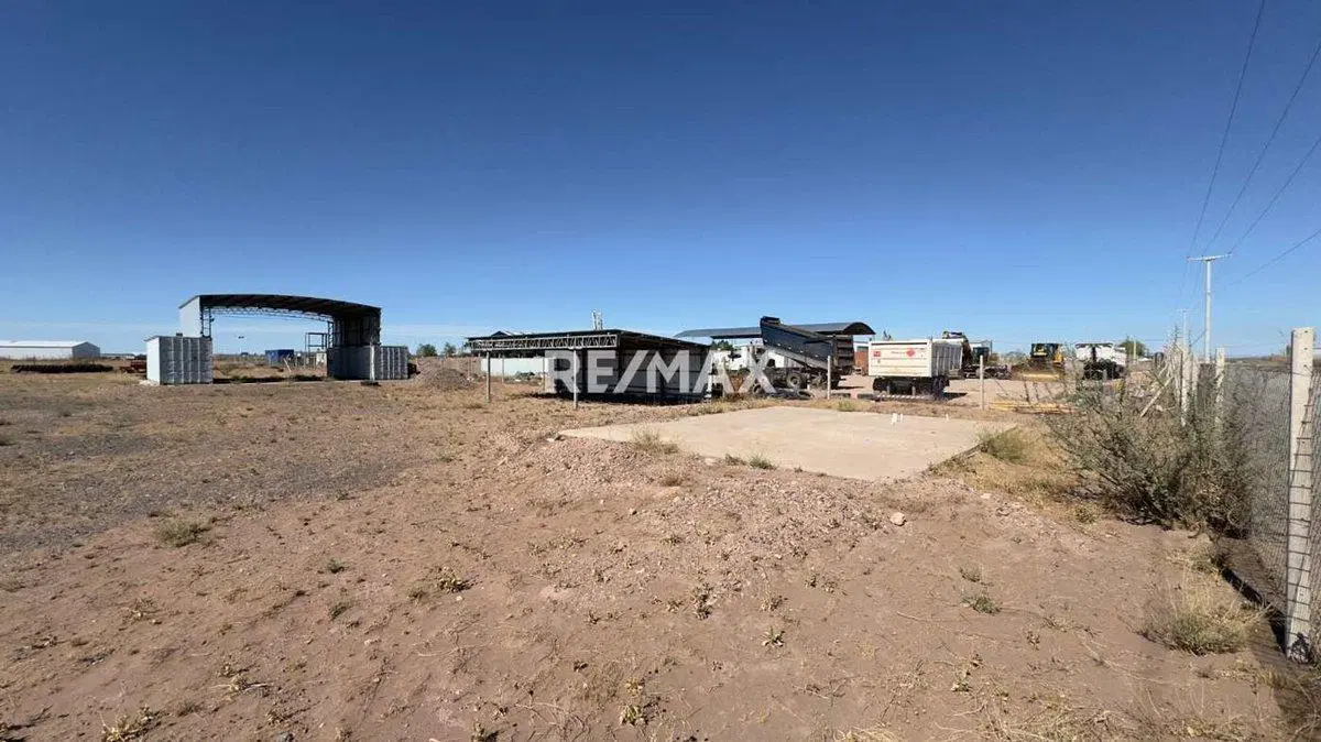 ALQUILER DE 5000 M2 EN PARQUE INDUSTRIAL DE AÑELO 3