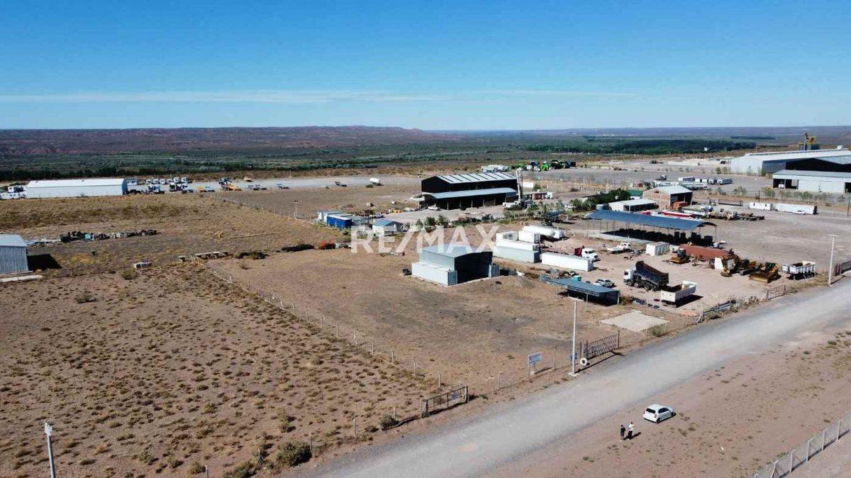 ALQUILER DE 5000 M2 EN PARQUE INDUSTRIAL DE AÑELO