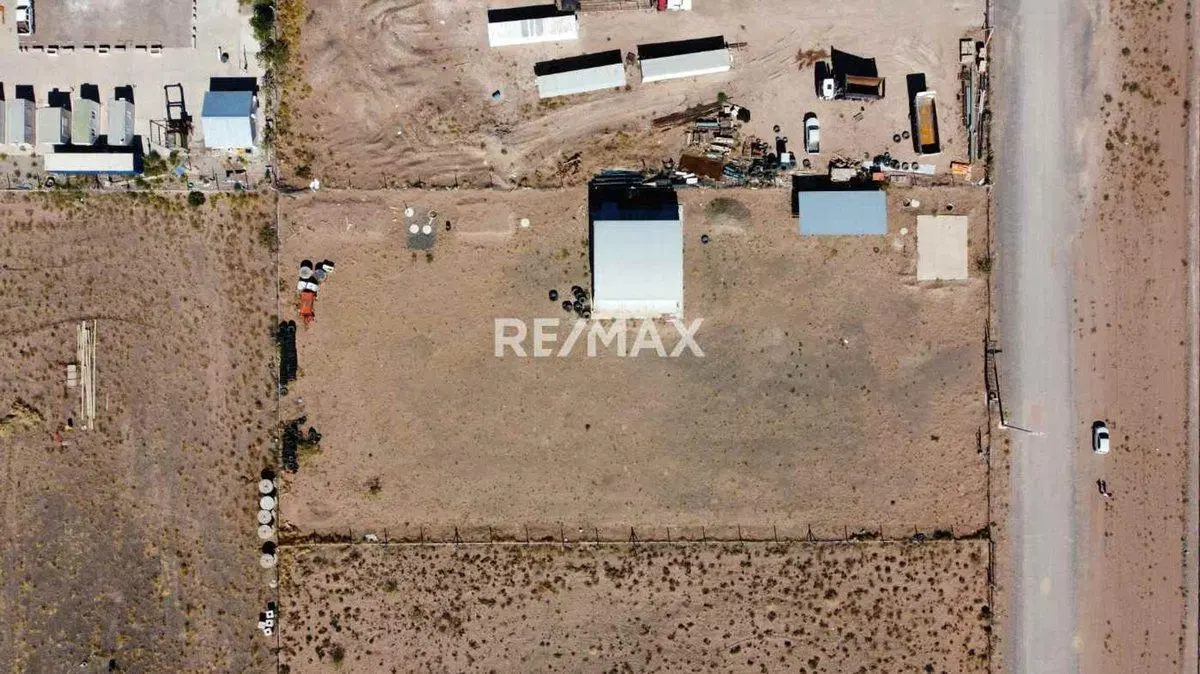 ALQUILER DE 5000 M2 EN PARQUE INDUSTRIAL DE AÑELO 2