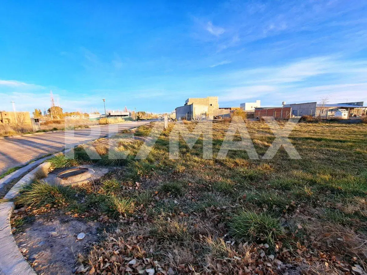 TERRENO EN VENTA BARRIO JUDICIALES FERNANDEZ ORO 4