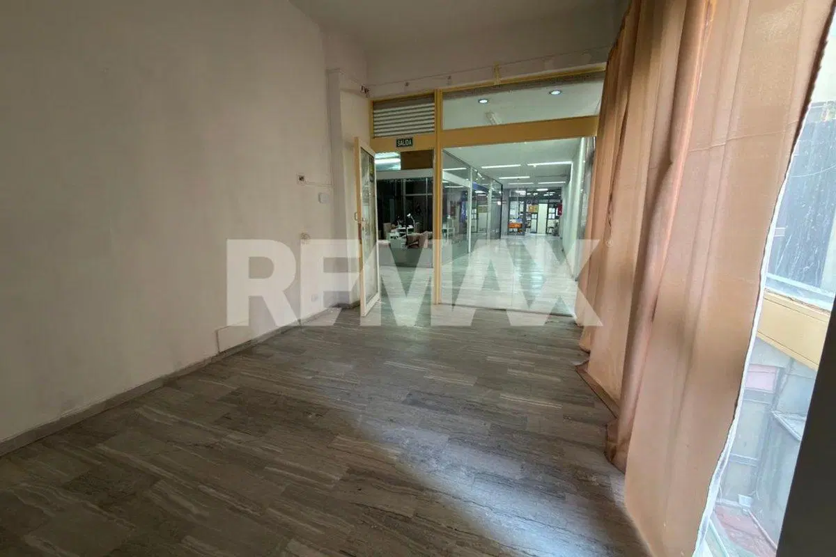 VENTA OFICINA/LOCAL GALERIA JARDIN AV. ARGENITINA 3