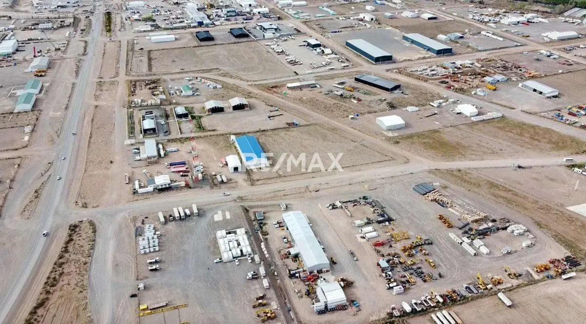 NAVE INDUSTRIAL DE 1000M2 EN VENTA - VACA MUERTA 2
