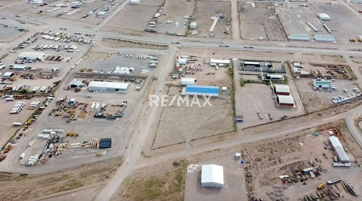 NAVE INDUSTRIAL DE 1000M2 EN VENTA - VACA MUERTA 5