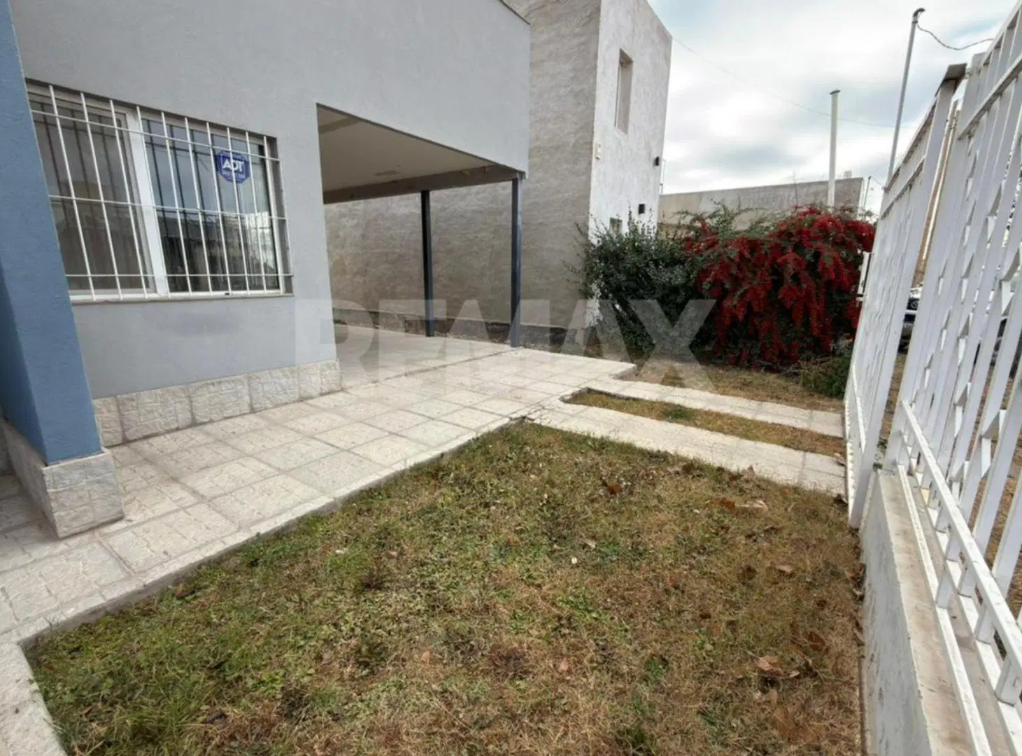 VENTA DE CASA 2 DORMITORIOS EN LA CASONA PLOTTIER 4