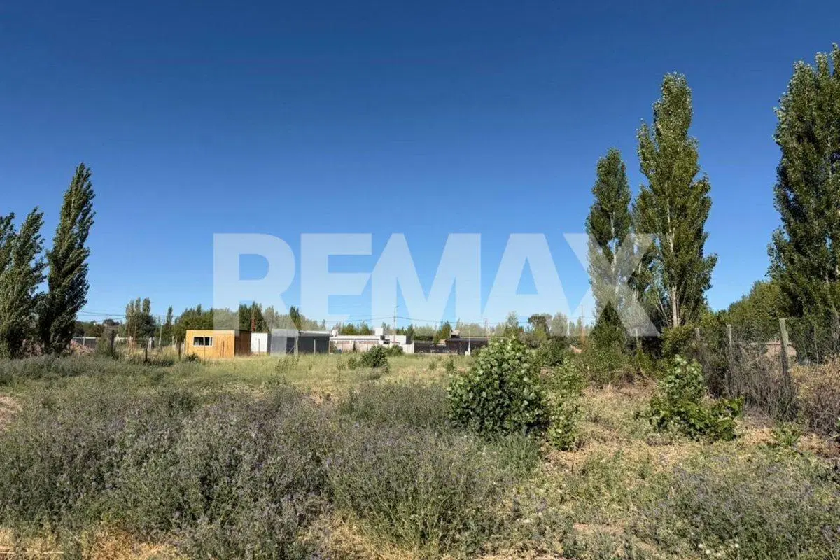 LOTE EN VENTA CON SERVICIOS- FERNANDEZ ORO 3