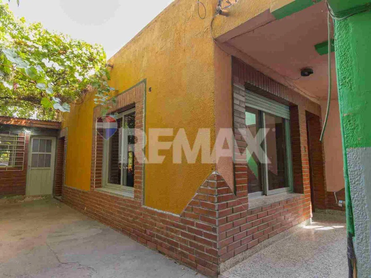 Venta de Casa, Local y 2 Departamentos 5