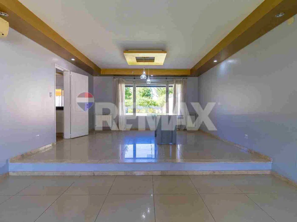 VENTA EN CASA CON PILETA EN JARDINES DEL REY 5