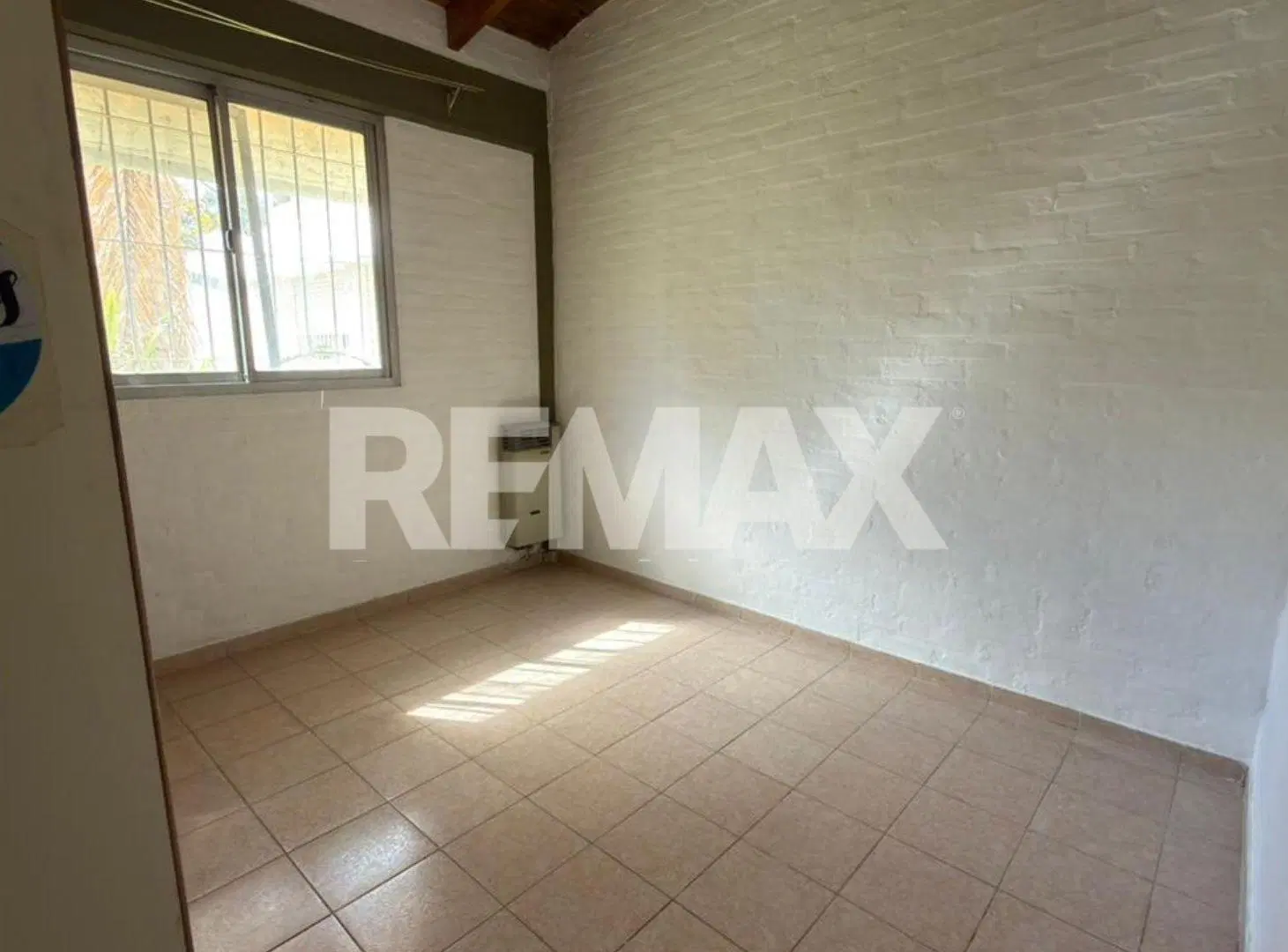 VENTA CASA EN PB CALLE BALLESTER 626 CENTENARIO 4
