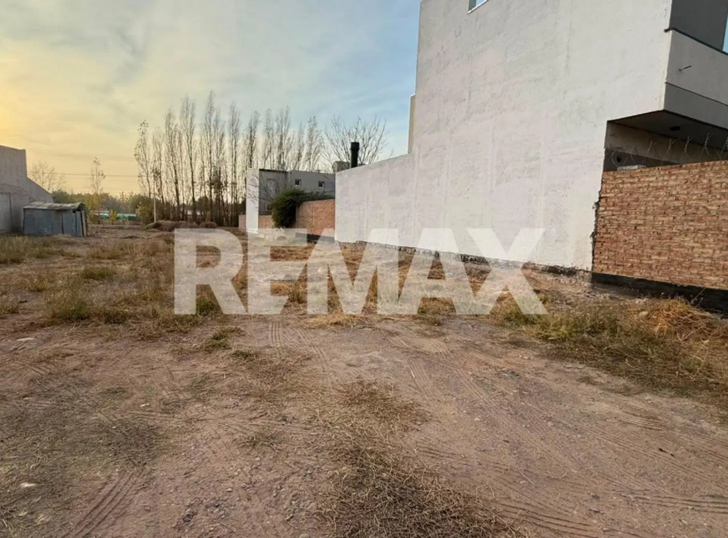 VENTA TERRENO BARRIO HERRERIA - CENTENARIO 2