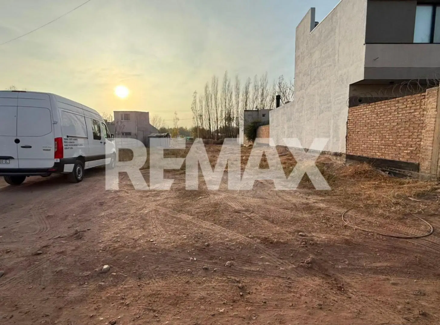 VENTA TERRENO BARRIO HERRERIA - CENTENARIO 4