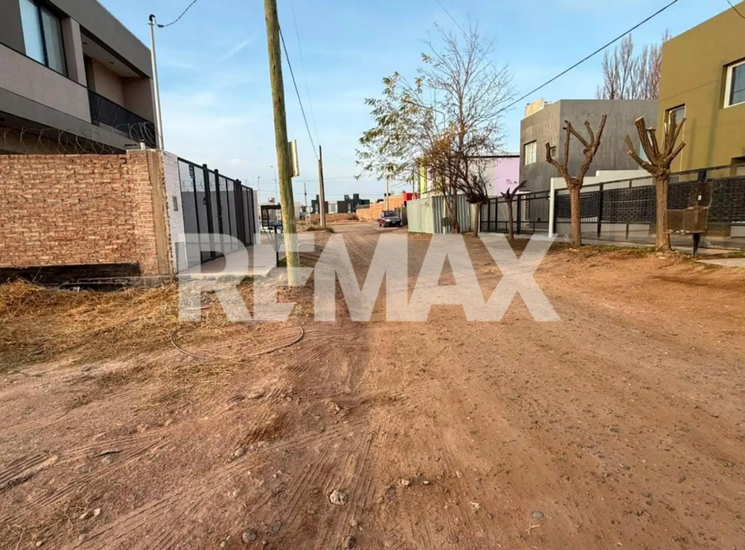VENTA TERRENO BARRIO HERRERIA - CENTENARIO 5
