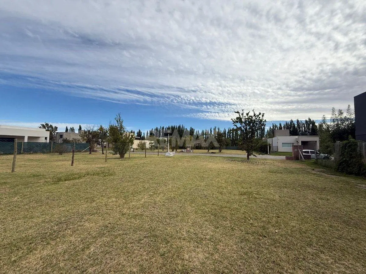 Terreno en venta B Privado Altos de Valentina 5