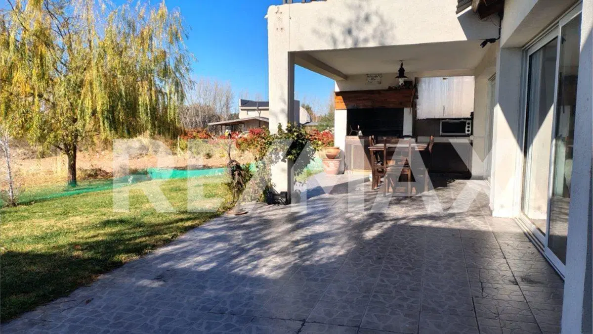 Venta Casa amoblada, Yacht Club Lago Mari Menuco 2