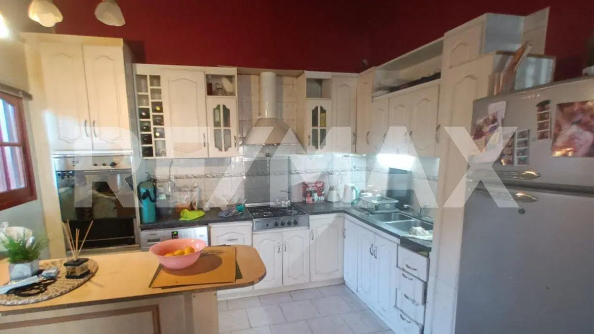 VENTA CASA 5 DORMITORIOS - CENTENARIO 3