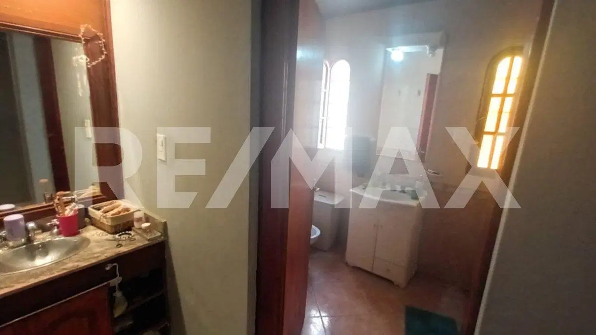 VENTA CASA 5 DORMITORIOS - CENTENARIO 2