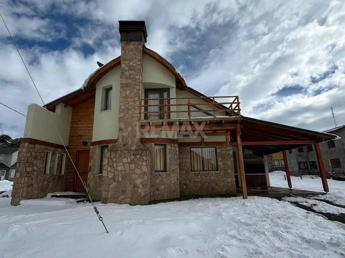 Casa 3 dormitorios en venta CAVIAHUE 5
