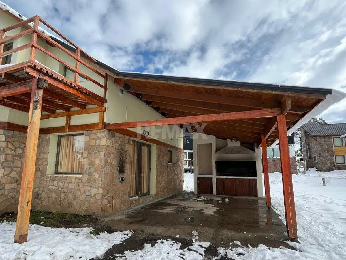 Casa 3 dormitorios en venta CAVIAHUE 4