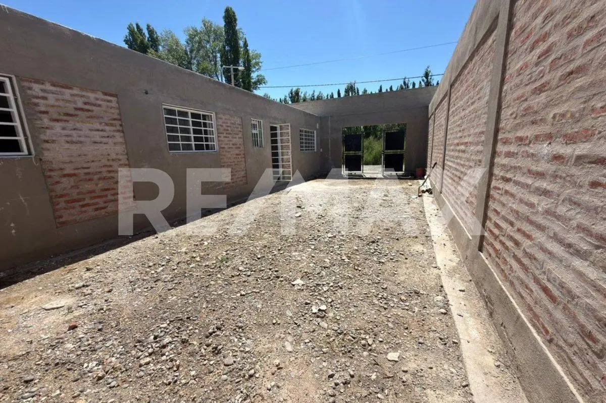 VENTA CASA 2 DORMITORIOS PB DON PATER CENTENARIO 2