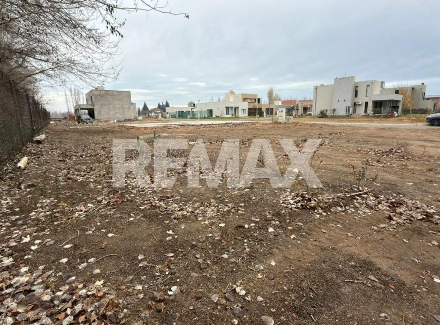 VENTA TERRENO B° CERRADO COSTA SERENA PLOTTIER 2