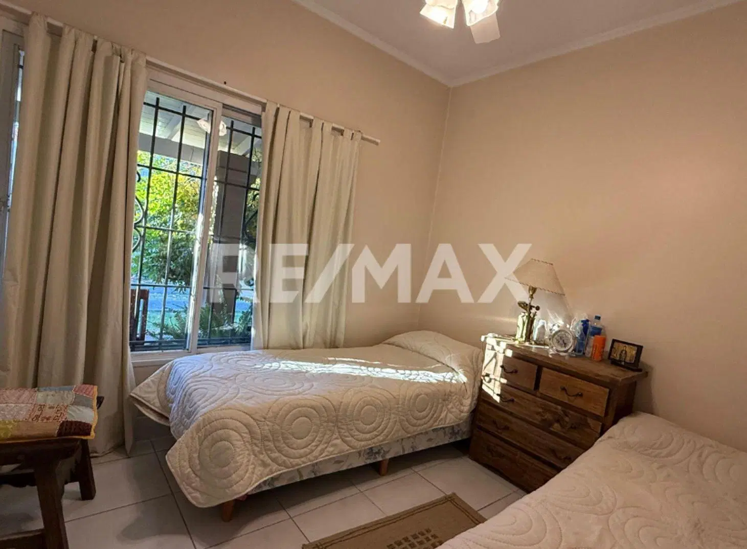 CASA EN VENTA B° JARDIN, NEUQUEN. 3