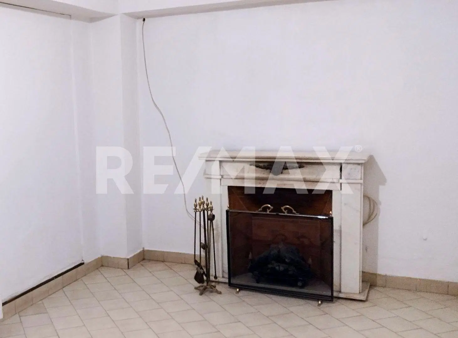 EN VENTA Casa 2 dormitorios + 2 Dptos 4