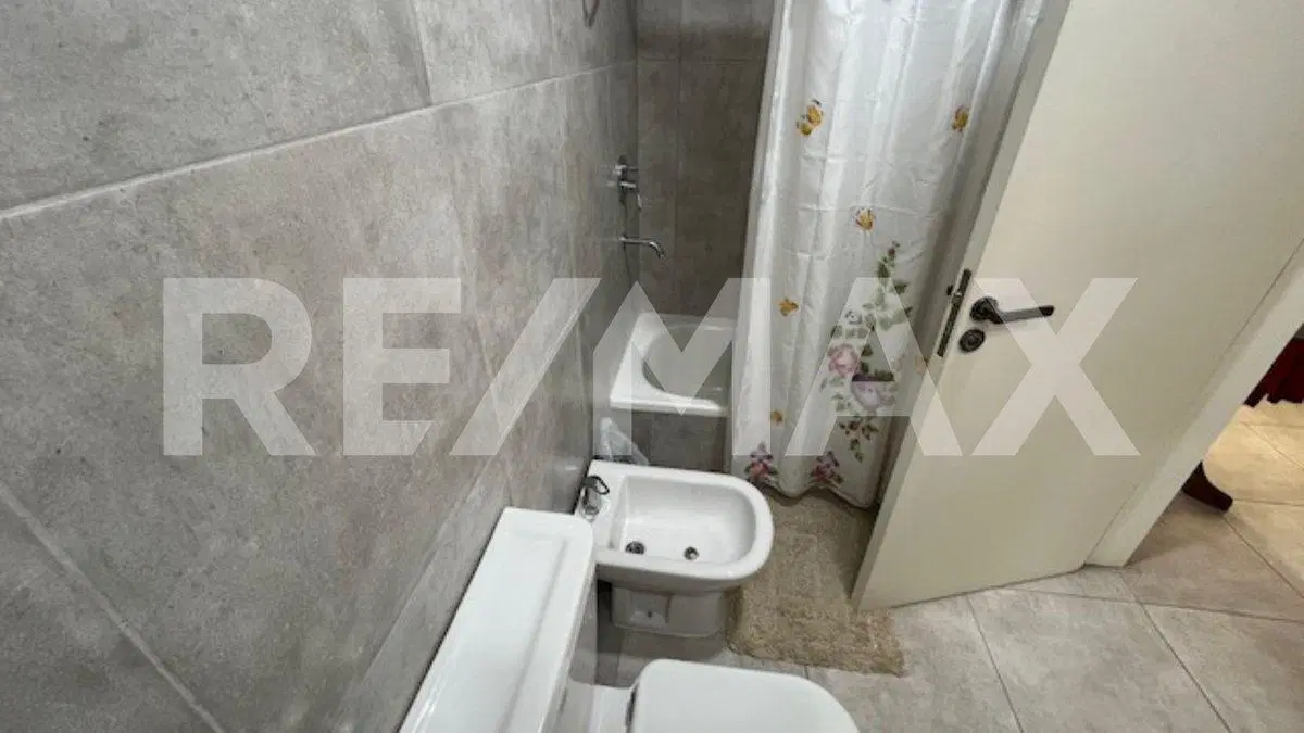 DEPARTAMENTO EN VENTA.PATIO.COCHERA.PLANTA BAJA 4
