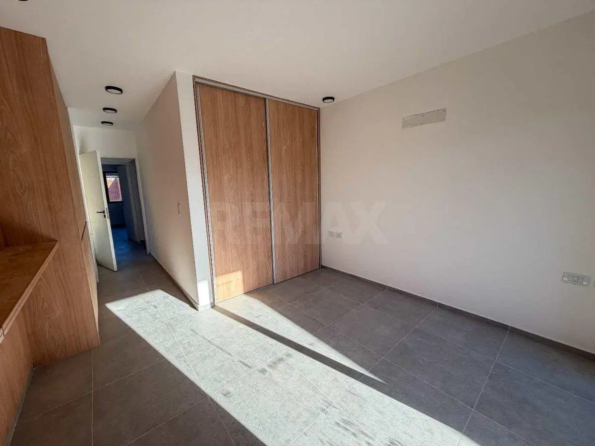 CASA EN VENTA 2 DORMITORIOS | CONFLUENCIA 5