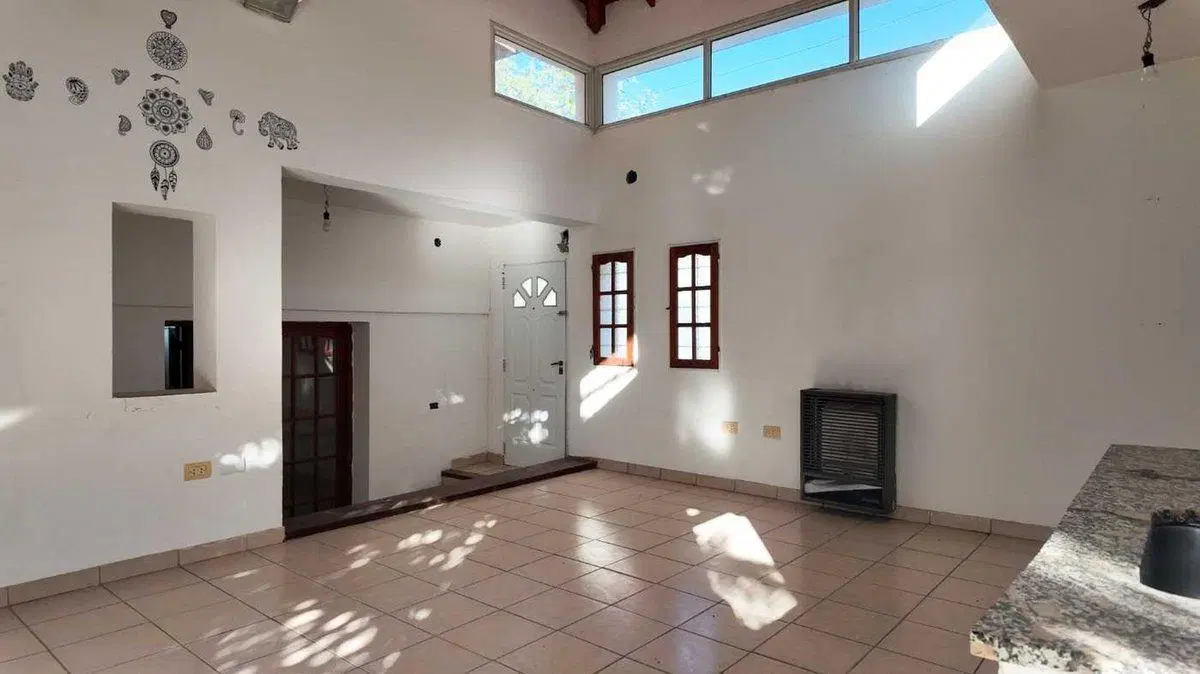 CASA 3 DORMITORIOS + PILETA EN VENTA| FORMOSA 1312 3