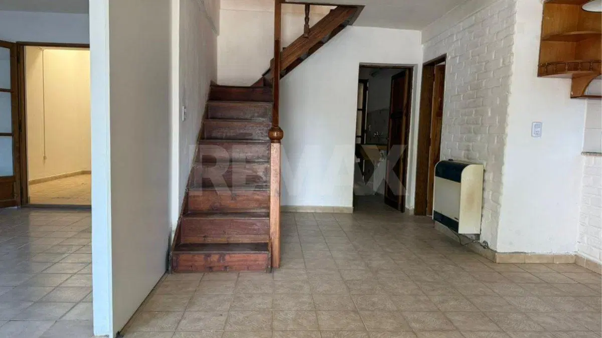 VENTA CASA CALLE RIO NEGRO 416 CENTENARIO 5