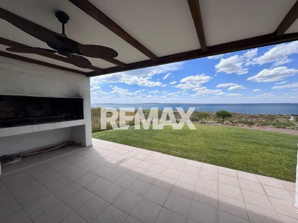 VENTA casa en B° La Península Lago Mari Menuco NQN 2