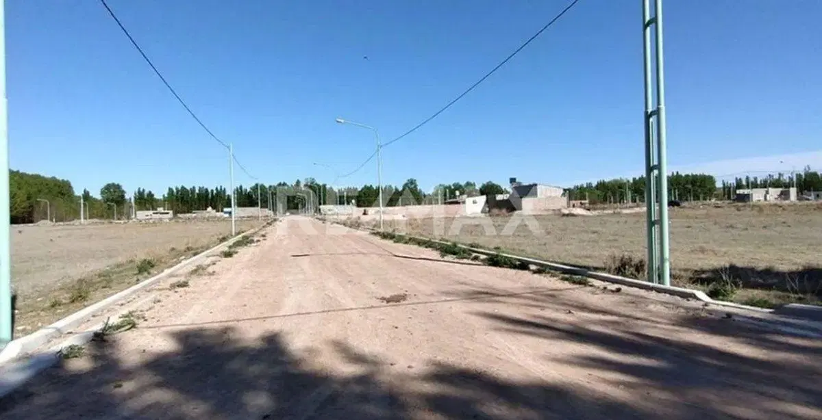 LOTE EN VENTA BARRIO JARDINES DE PLOTTIER 4