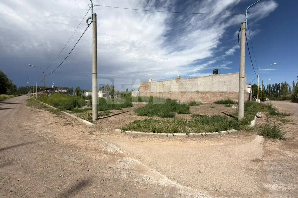 VENTA TERRENO 357,18 M2 B° DON PATER CENTENARIO 2