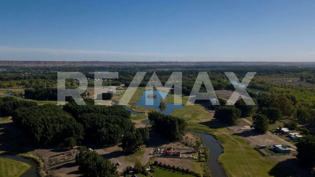 TERRENO EN VENTA EN LOS CANALES DE PLOTTIER 5