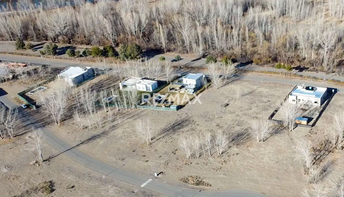 TERRENO EN VENTA | CANALES DE PLOTTIER 4