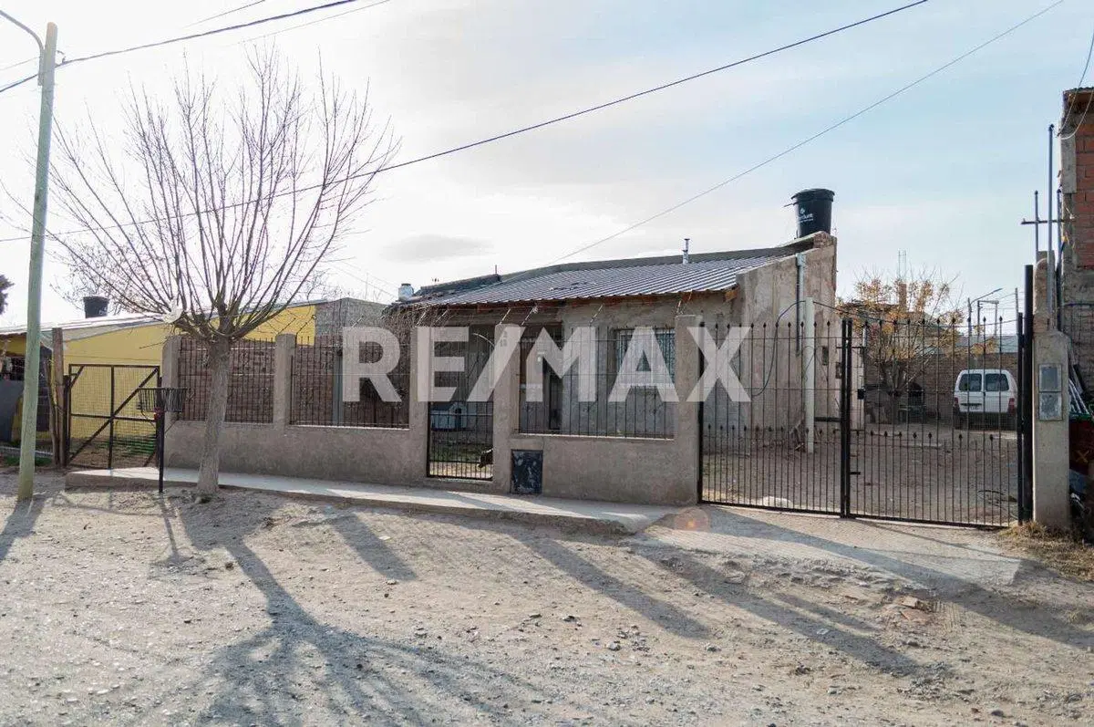 VENTA CASA 2 DORMITORIOS, THOMAS 5579, NEUQUÉN. 5