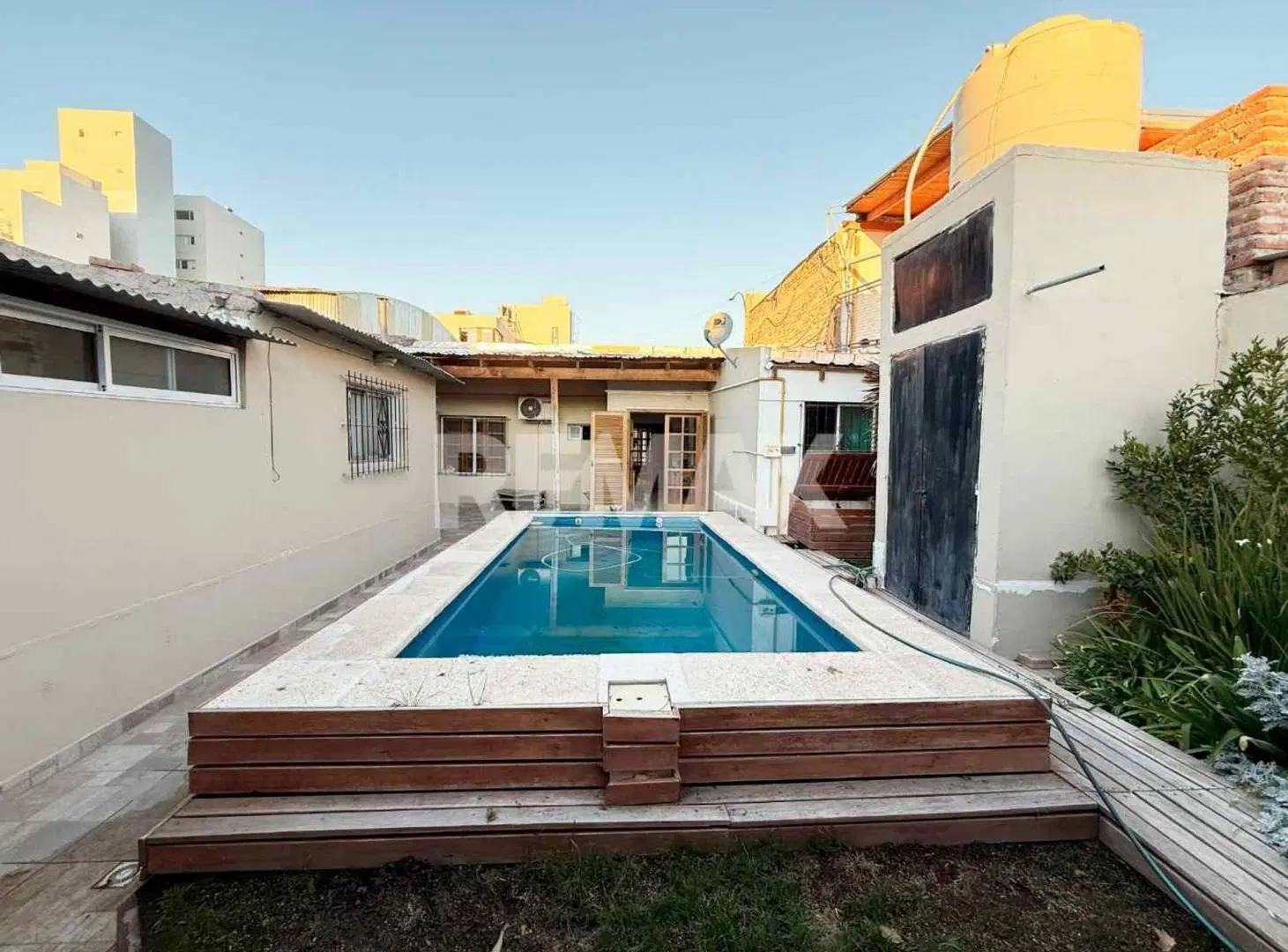 VENTA CASA 2 DORM. SOBRE MENGELLE 810, CIPO 5