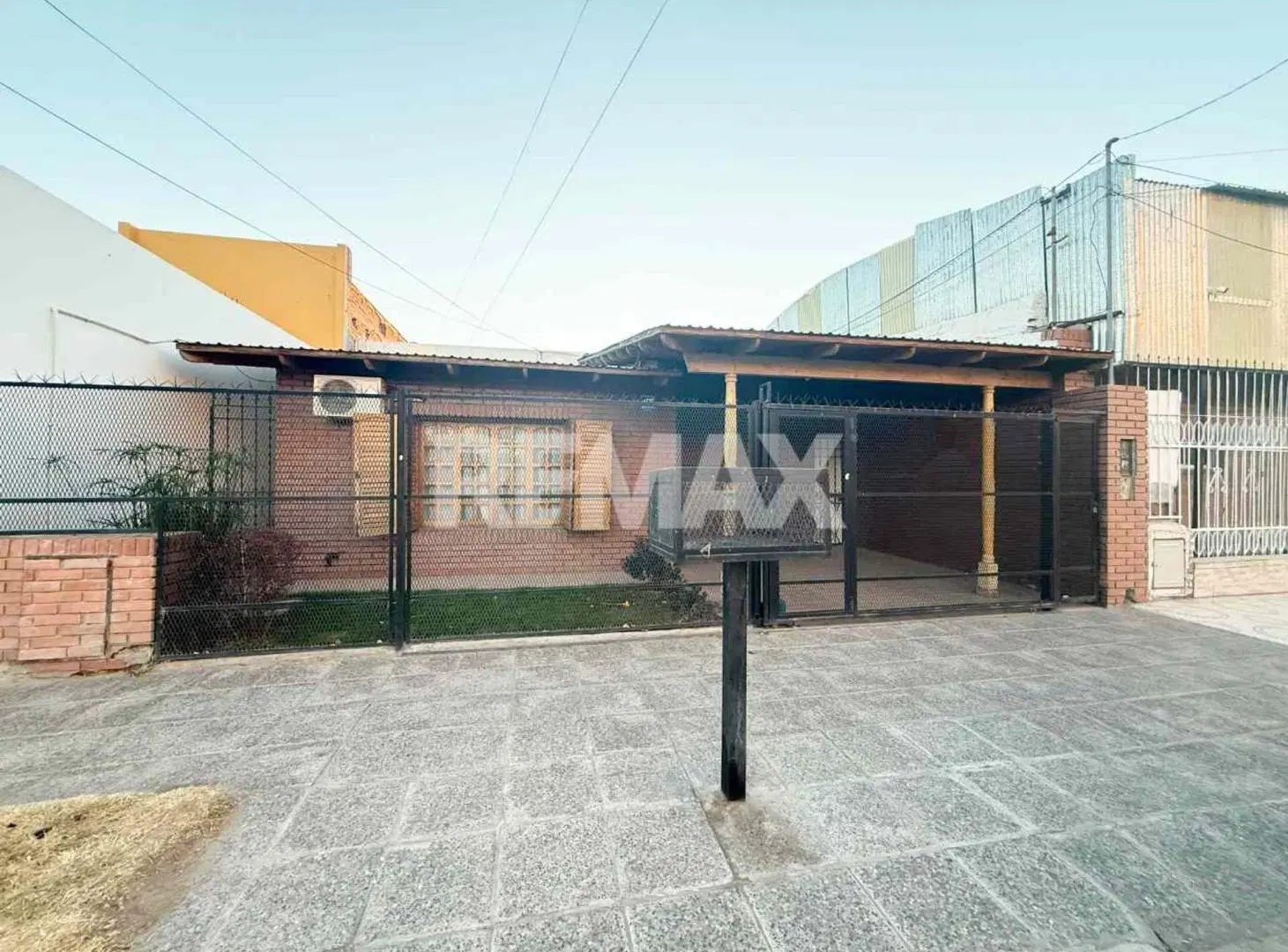 VENTA CASA 2 DORM. SOBRE MENGELLE 810, CIPO 3