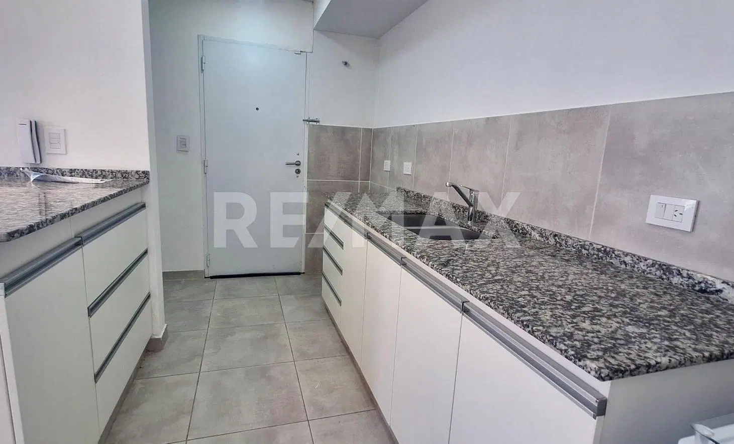 VENTA DUPLEX 3 DORMITORIOS CALLE BOERR 3334 NQN 2