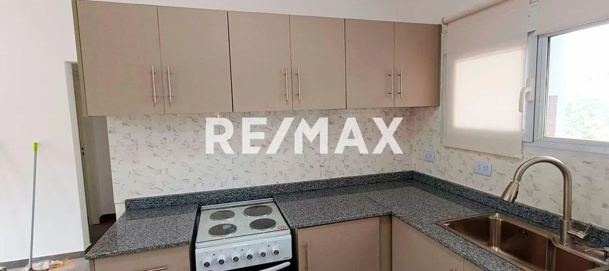CASA EN VENTA EN LA PENINSULA - LAGO MARI MENUCO 4