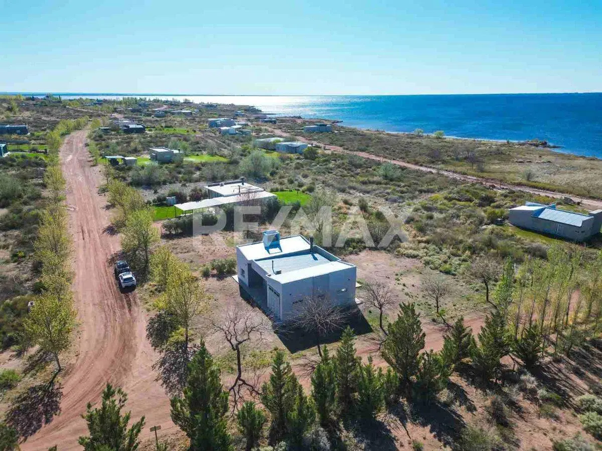 CASA EN VENTA EN LA PENINSULA - LAGO MARI MENUCO 5