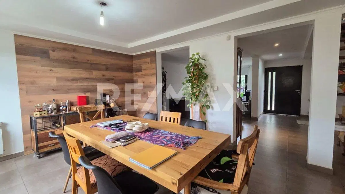 Casa en VENTA 3 dormitorios B Tagliaferri Plottier 2