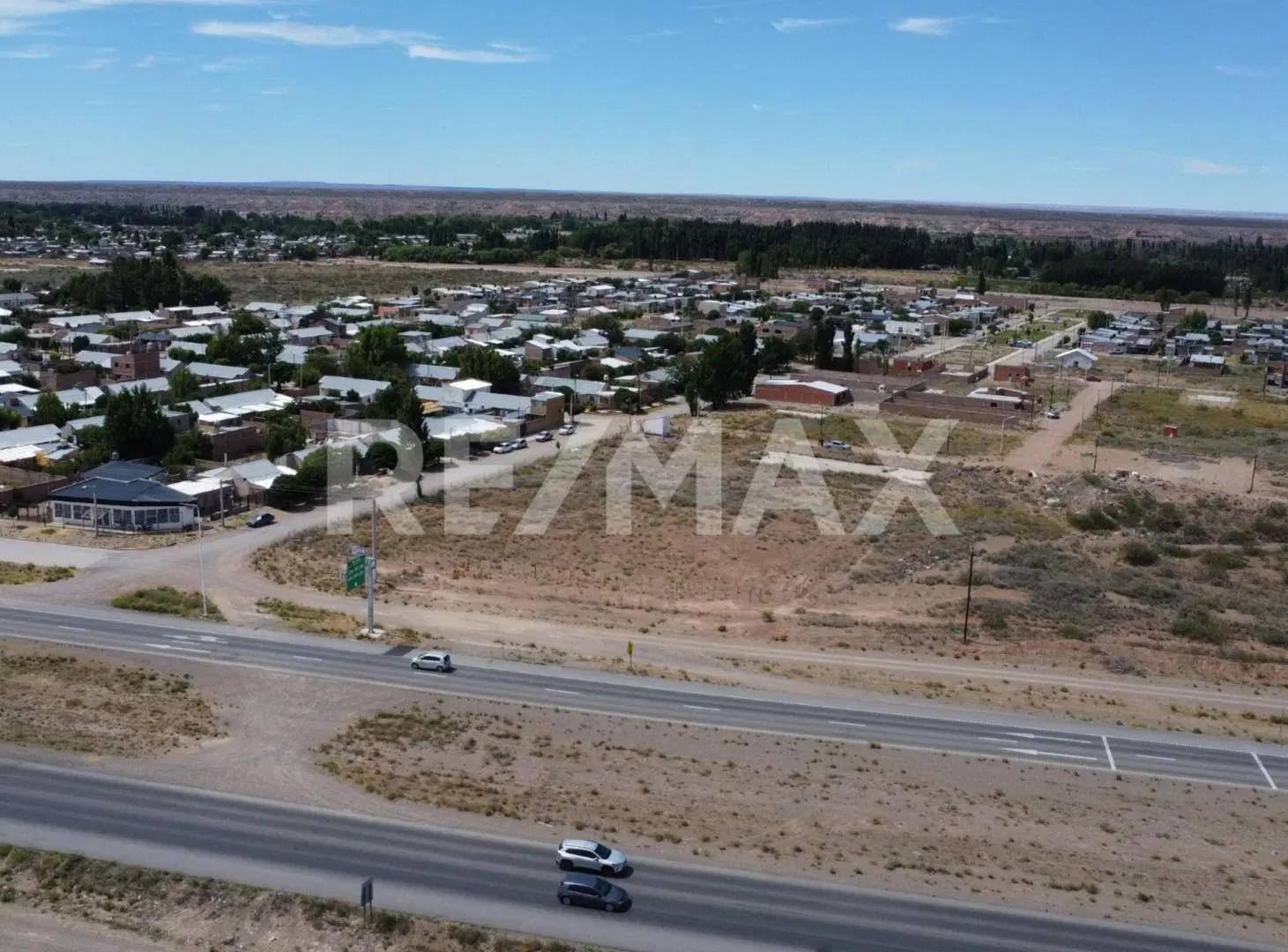 VENTA LOTE 5553 m2 sobre Ruta 22 4