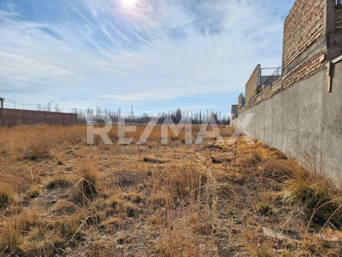 LOTE DE 369 M2 EN LOS PERALES FERNANDEZ ORO 4
