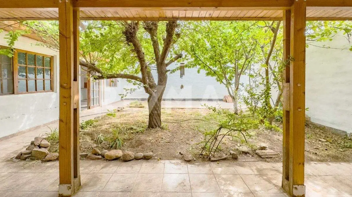 CASA CON DOS DEPARTAMENTOS - TEJAS ROJAS - NEUQUÉN 5