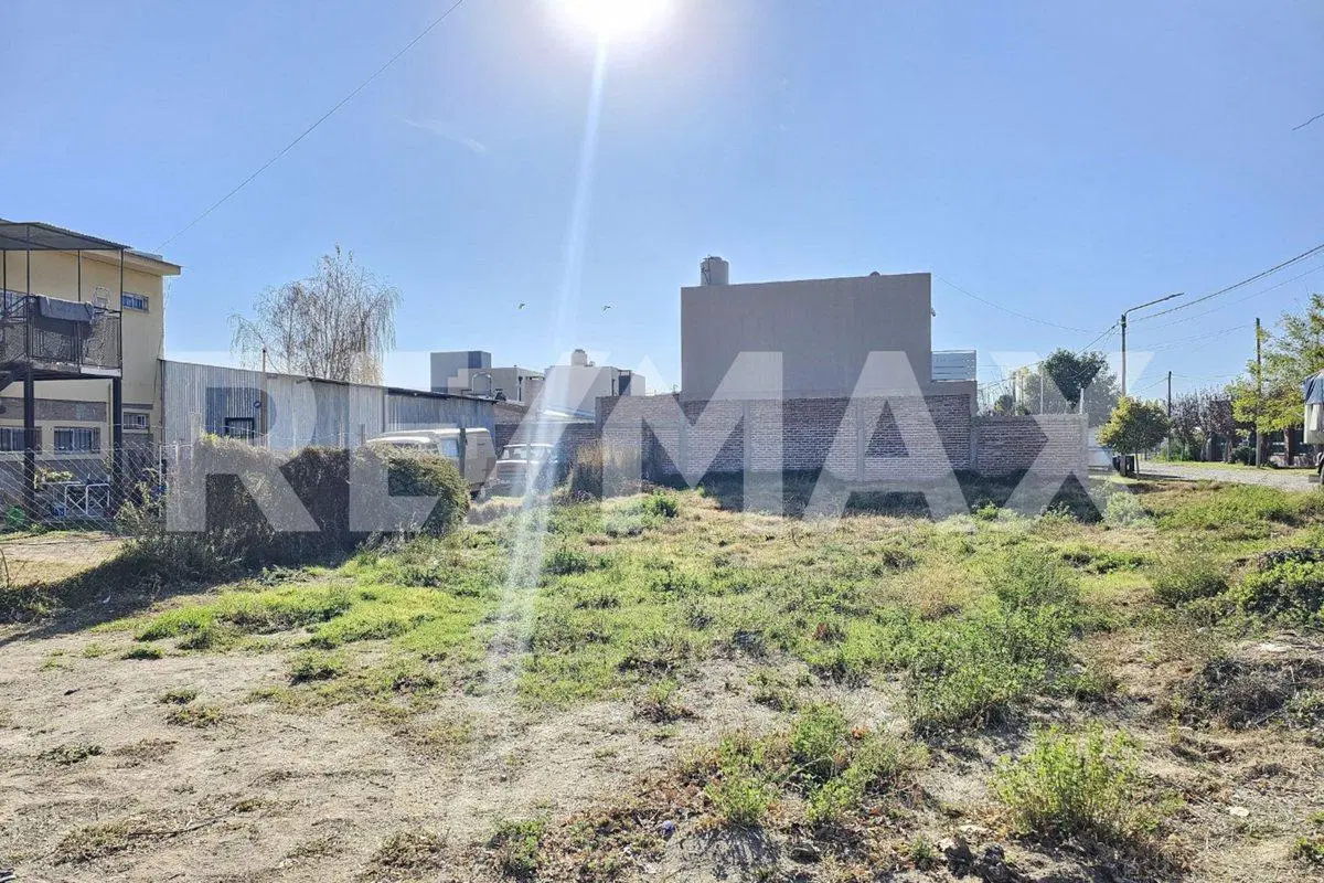 LOTE 375m2 EN ESQUINA B° TAGLIAFERRI - PLOTTIER 3