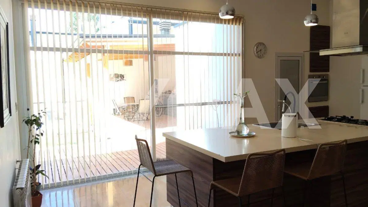 CASA EN VENTA 3 DORMITORIOS BARRIO LOS PLATANOS 5