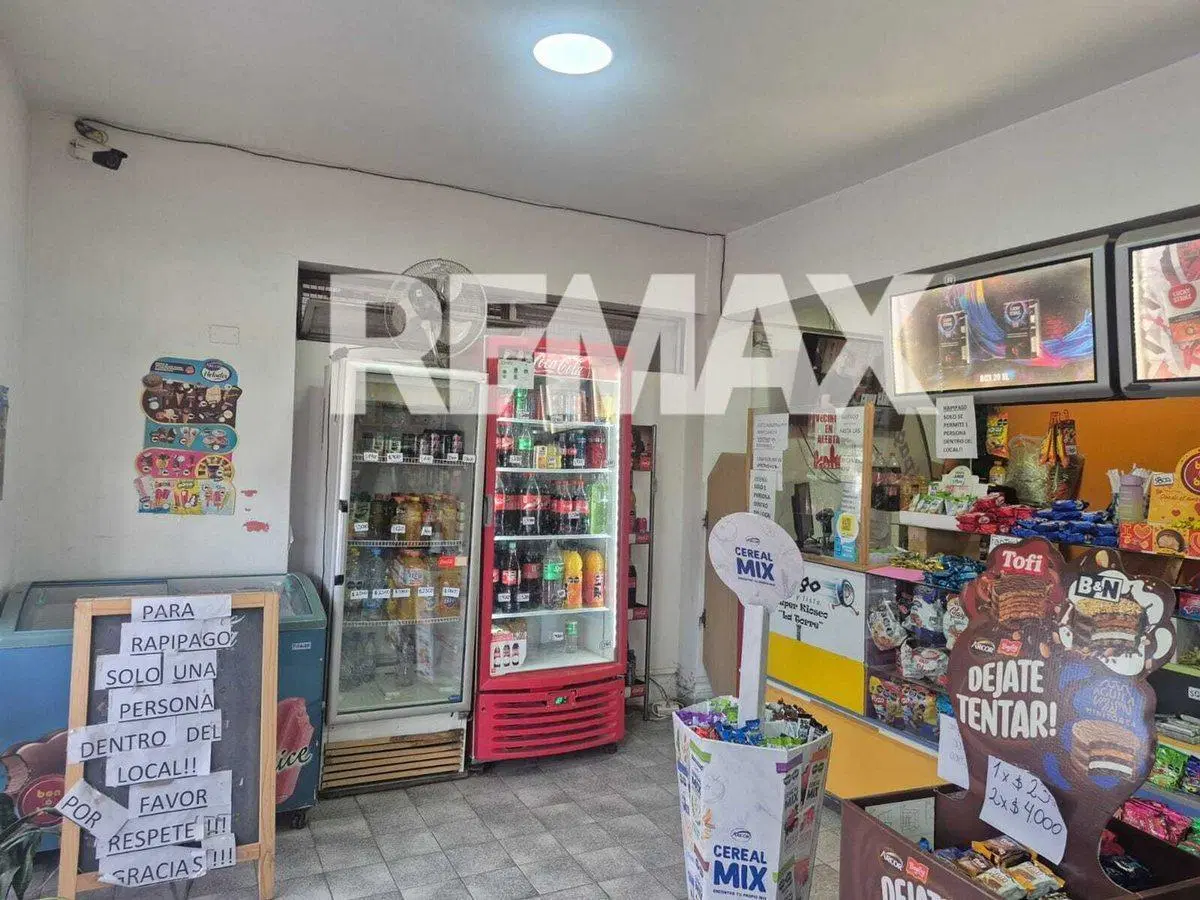 Vende local comercial 35 m2 en centro Cinco Saltos 2